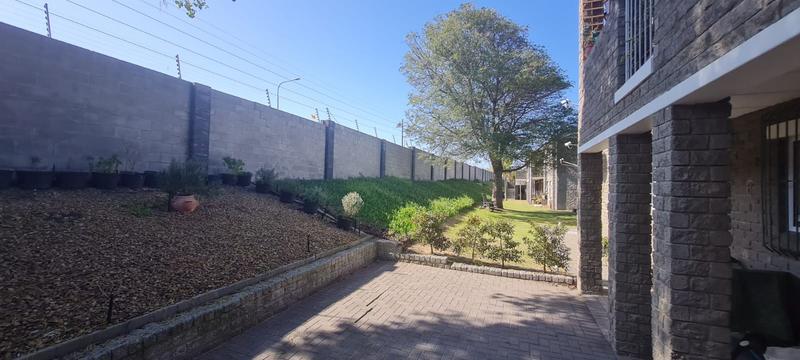 2 Bedroom Property for Sale in Chrismar Western Cape